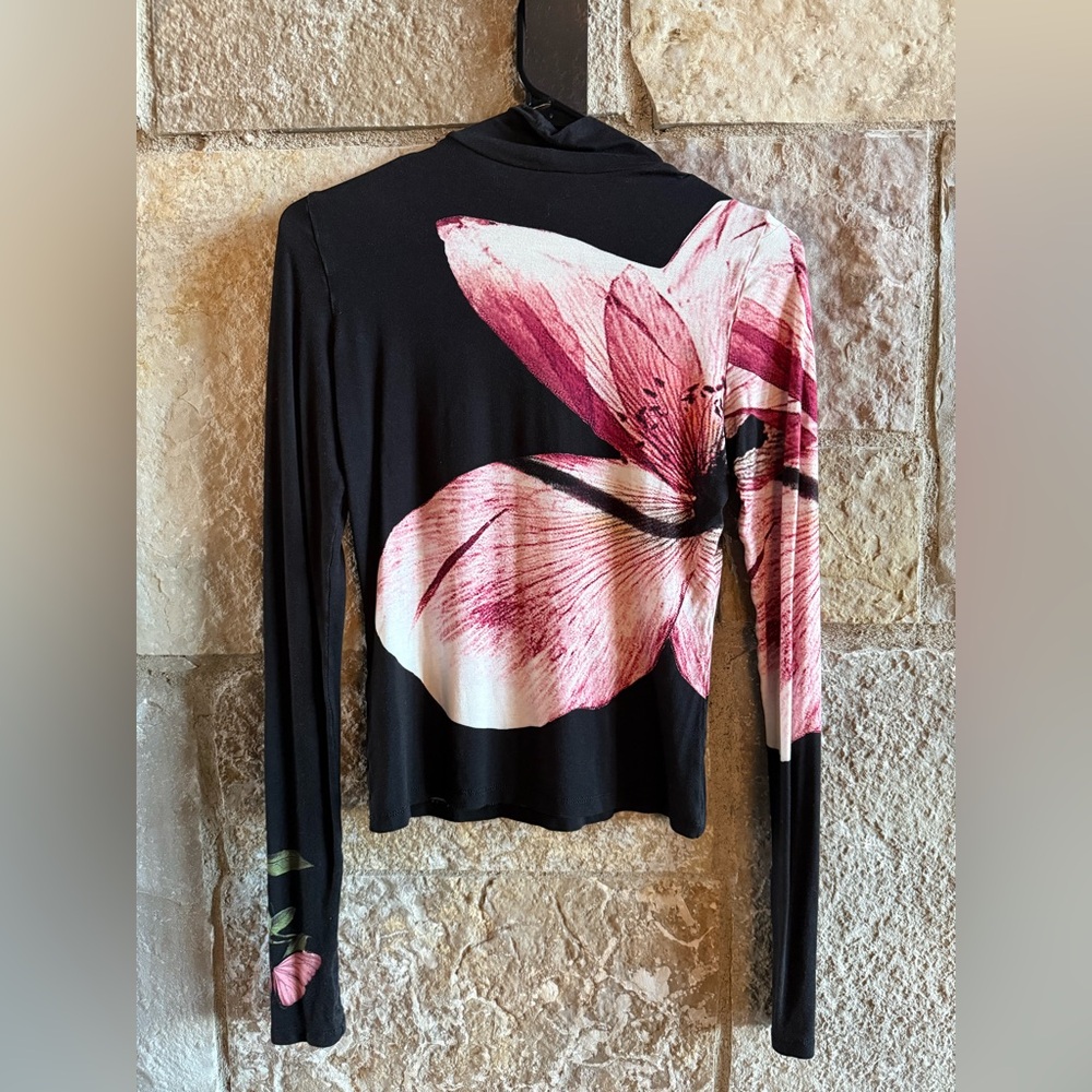 Alice + Olivia Black Long-Sleeve Tee with Pink Floral Print
